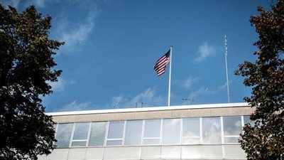 السفارة الأمريكية في قطر توصي جميع الأمريكيين باتباع الإجراءات الاحترازية حتى إشعار آخر