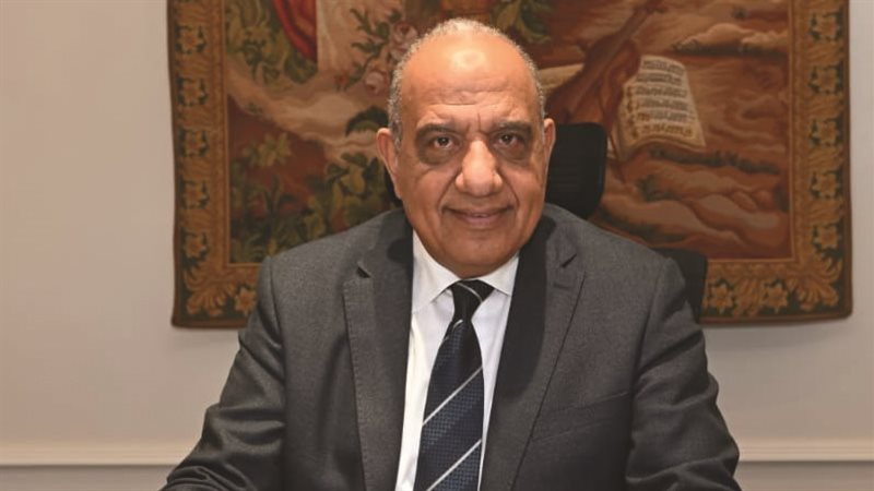 الدكتور محمود عصمت