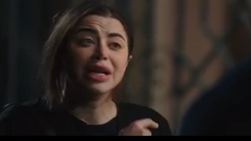 الفنانة يارا السكري