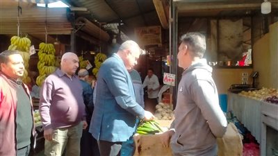 نائب محافظ القاهرة يتفقد سويقة الخلفاوي بعد تطويرها ويشدد على ضبط الأسعار