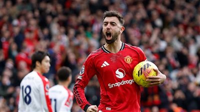 يونايتد ينتفض ويهزم كريستال بالاس بثنائية مثيرة في أولد ترافورد