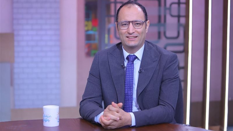 الكاتب الصحفي أحمد