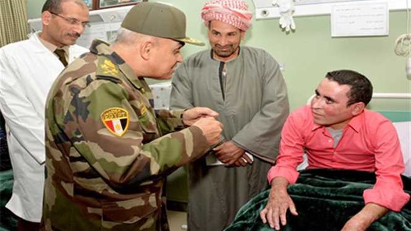 وزير الدفاع يزور