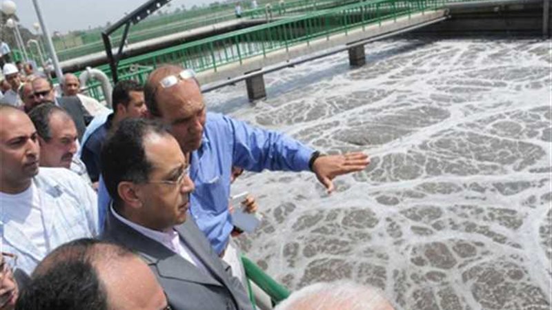 وزير الإسكان ومحافظ