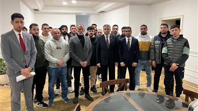 سفير مصر باليونان يستقبل أقارب ضحايا مركب الهجرة غير الشرعية