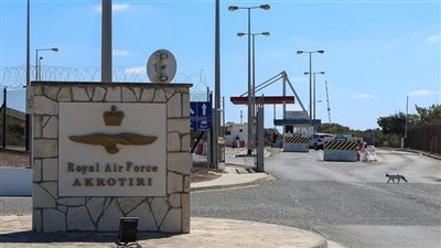 رئيس قبرص يعلن تعرض قاعدة 