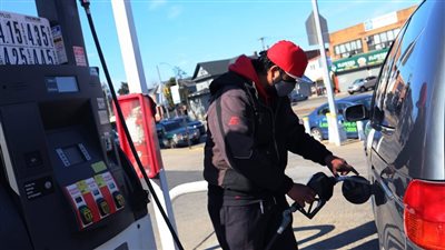 تحذيرات من ارتفاع أسعار البنزين في الولايات المتحدة بعد الهجوم على إيران