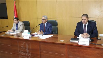 محافظ بني سويف يضع خريطة طريق لرفع معدلات الإنجاز في الملفات الحيوية