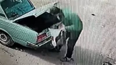 كشف ملابسات تداول فيديو بتضرر شخص من آخر لقيامه بسرقة مبلغ مالي وبعض المحتويات من سيارته 