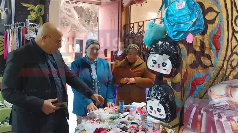 افتتاح معرض مشروك