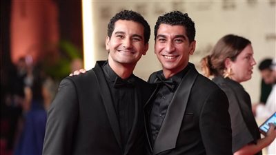 كريم الشناوي يوثّق قصة الأطفال المبتسرين ضمن مسلسل «صحاب الأرض»