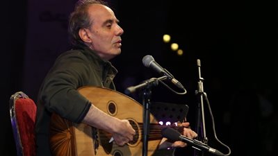 «التنمية الثقافية»: حضور جماهيري لافت في أمسية الفنان وجيه عزيز بالأمير طاز