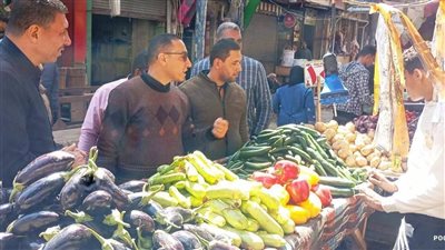 نائب المحافظ يتفقد سوق الحبشي لمتابعة الحالة العامة والإشغالات والمخابز