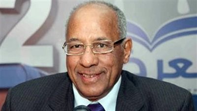 رحيل الناقد الدكتور أحمد درويش.. قامة نقدية تغيب عن المشهد الثقافي