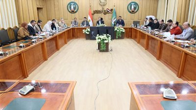 محافظ المنوفية يوجه رؤساء المدن بالتواصل المباشر مع المواطنين للتعرف على شكواهم وتلبية مطالبهم 