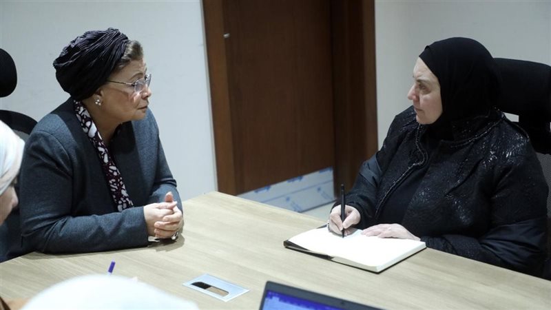 خلال المباحثات