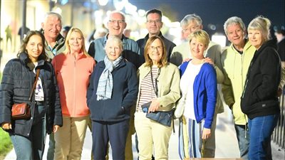 30 سائحًا متعددي الجنسيات يزورون ممشى الكورنيش ببني سويف