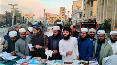 إقبال متزايد على معرض المجلس الأعلى للشئون الإسلامية بمسجد السيدة زينب 