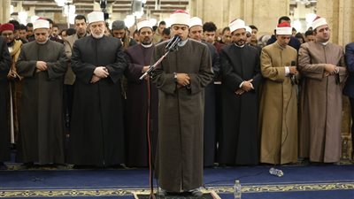 صوت أزهري واعد يصدح في رحاب الجامع الأزهر خلال صلاة التراويح