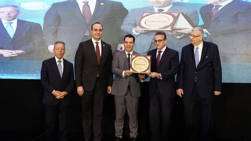 خلال التكريمات