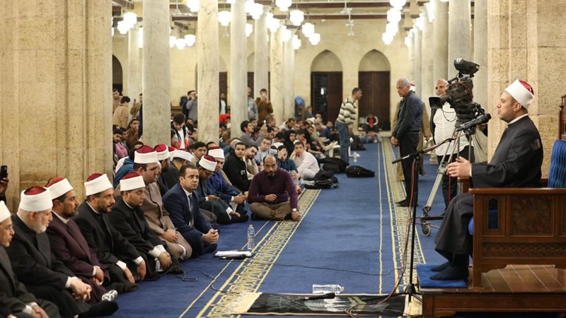 أثناء درس التراويح