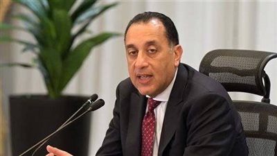 رئيس الوزراء يسلم عقود وحدات سكن لكل المصريين بمدينة حدائق العاصمة