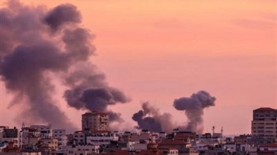 الاحتلال الإسرائيلي يواصل خروقاته.. غارات وقصف مدفعي وبحري على قطاع غزة