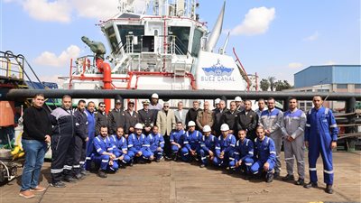 “أسامة ربيع يتابع انتظام حركة الملاحة بالقناة وجاهزية أطقم الإرشاد والأطقم البحرية