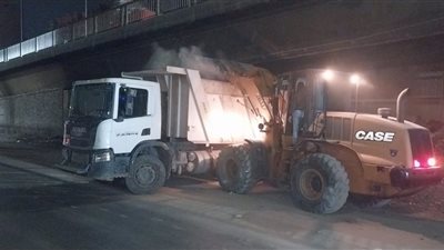 الجيزة ترفع ٢٢٠٠ طن مخلفات من عدة قطاعات بحي الهرم وجنوب الجيزة