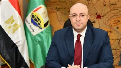 محافظ الفيوم يضرب 