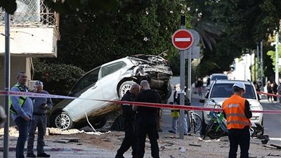 قتيل وجرحى وسط إسرائيل بصاروخ إيراني عنقودي