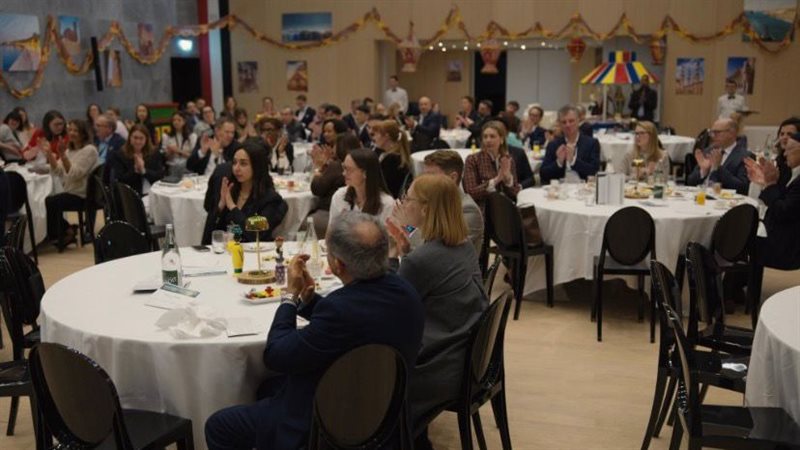 خلال المنتدى 