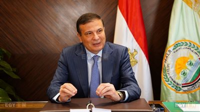 وزير الزراعة يبحث مع محافظ الوادي الجديد التوسع في زراعة المحاصيل الاستراتيجية 