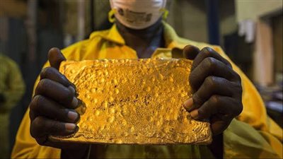 الكونغو الديمقراطية تسعى لزيادة مبيعات الذهب الحرفي إلى 15 طنًا متريًا