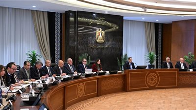 رئيس الوزراء يستعرض موقف تنفيذ المرحلة الأولى من