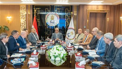 جمبلاط يتابع عمليات التصنيع العسكري لتوطين أحدث تكنولوجيات التصنيع الدفاعي بالإنتاج الحربي