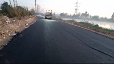 رصف المرحلة الثالثة من طريق 