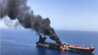هجوم صاروخي على ناقلة تايلاندية قرب مضيق هرمز وإنقاذ معظم طاقمها