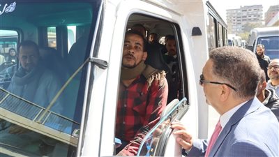 نشر بانرات بالمواقف وملصقات على السيارات بالتعريفة الجديدة بالقليوبية 