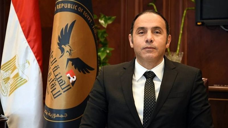 الدكتور إسلام عزام