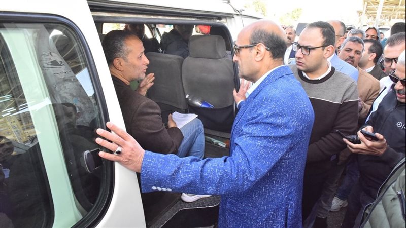 محافظ أسيوط خلال