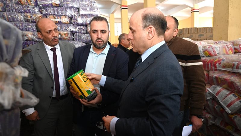 محافظ الغربية خلال الجولة