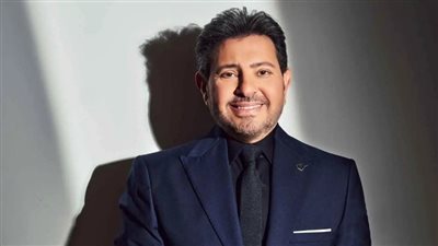 فيفي عبده تدعم الفنان هاني شاكر بعد أزمته الصحية 