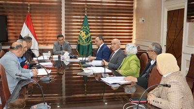 محافظ القليوبية يترأس لجنة القيادات لبحث تجديد عدد من الوظائف القيادية