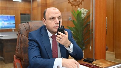 محافظ الغربية يشدد على وضع ملصقات تعريفة وسائل النقل في أماكن واضحة