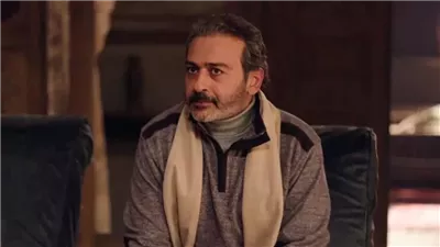 بعد نجاحه في مشهد وفاة والدته...أحمد عزمي يتصدر مواقع التواصل