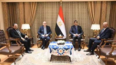 وزير الشباب يستقبل مجلس إدارة نادي الصيد