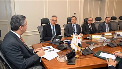 وزير التموين يتابع تنفيذ مشروع توطين صناعة صوامع تخزين الحبوب