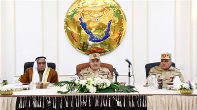 قيادة قوات شرق القناة لمكافحة الإرهاب تلتقى شيوخ وعواقل سيناء