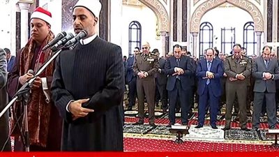  الرئيس السيسي يؤدي صلاة الجمعة بمسجد المشير طنطاوي